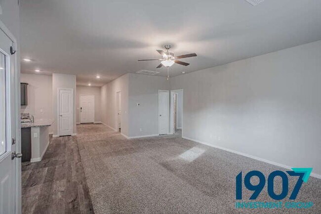 Building Photo - Stunning Modern 3-Bedroom Home in Newcastl...
