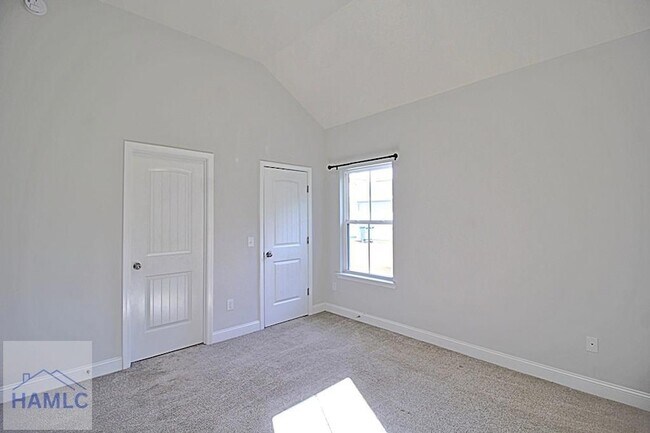 Building Photo - 741 Meloney Dr