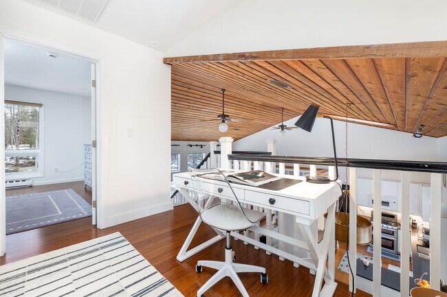 Building Photo - 9 Belshyre Ct