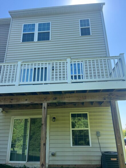 Building Photo - 10 Laurel Gate Ct