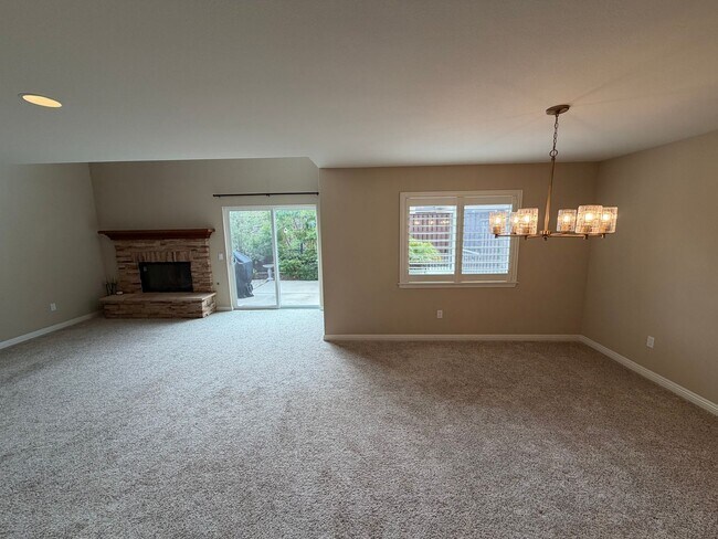 Building Photo - 4304 Foxenwood Cir