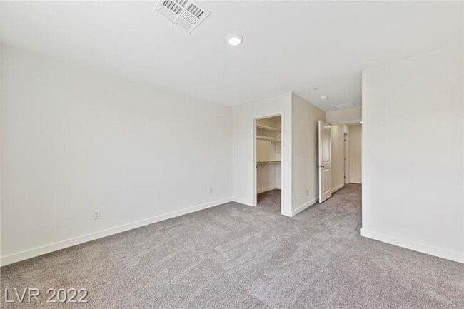 Building Photo - Henderson three bedroom with attached garage!