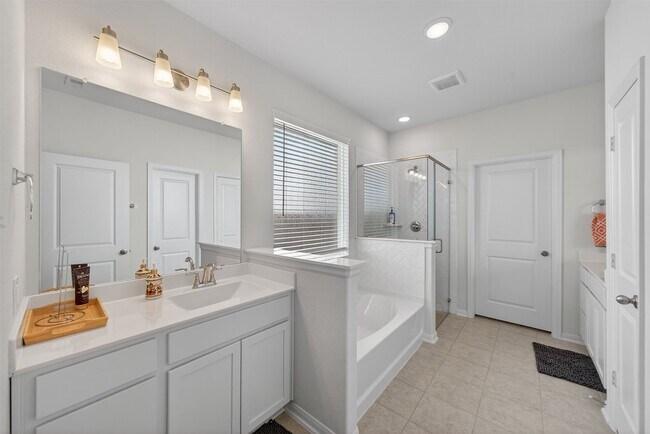 Building Photo - 2456 Solaris Bnd Dr