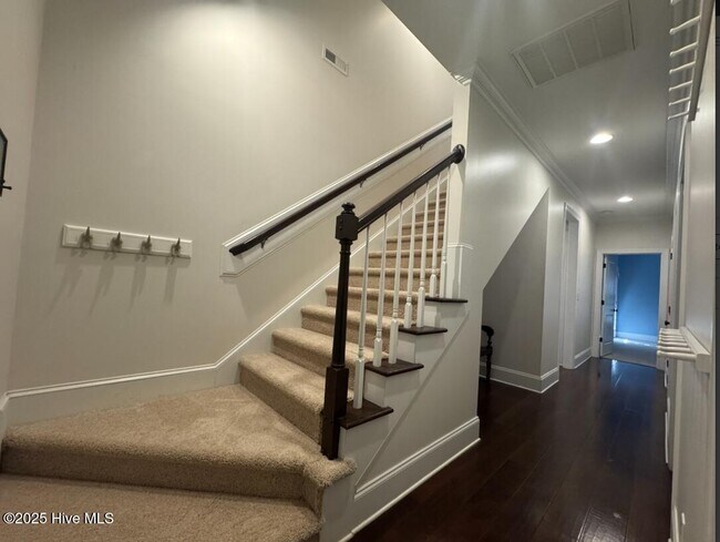 Building Photo - 428 N Belvedere Dr