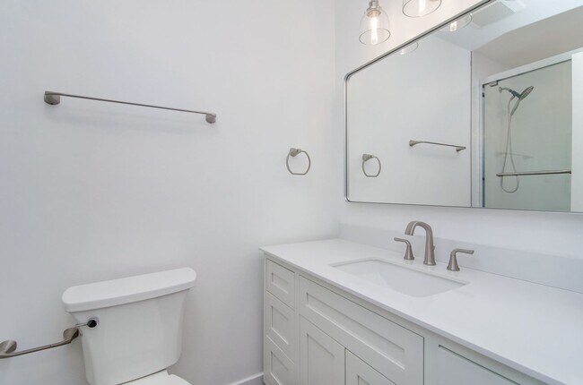 Building Photo - Turnkey Huntington Beach Home with Modern ...