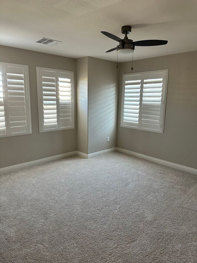 Building Photo - A unique Gem in Inspirada! 5 beds, 3 car, bedroom downstairs and Pool/spa!