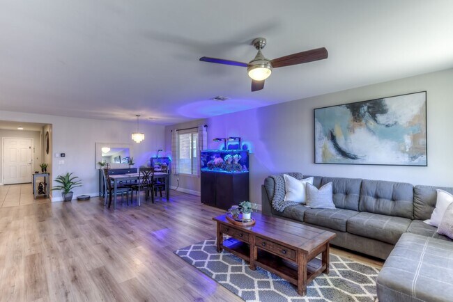 Building Photo - Welcome to this charming 3 bedroom, 2 bath...