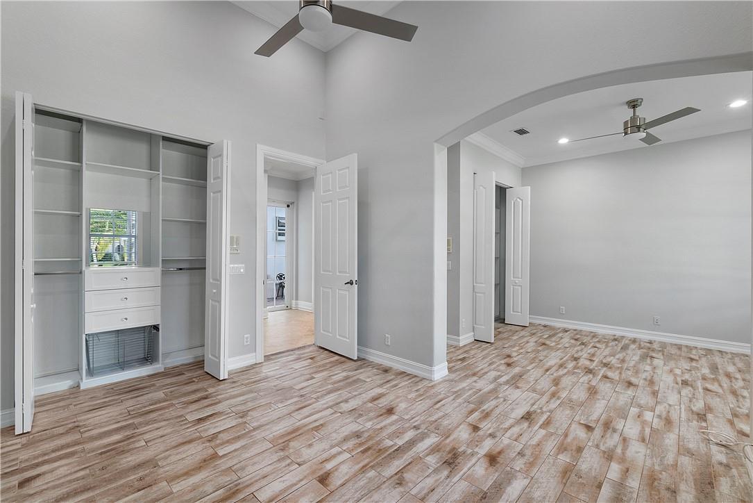 Building Photo - 10980 NW 78th Pl