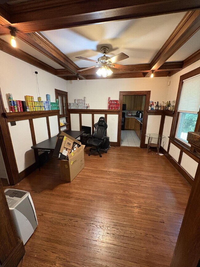 Building Photo - 4 Bed House Available!