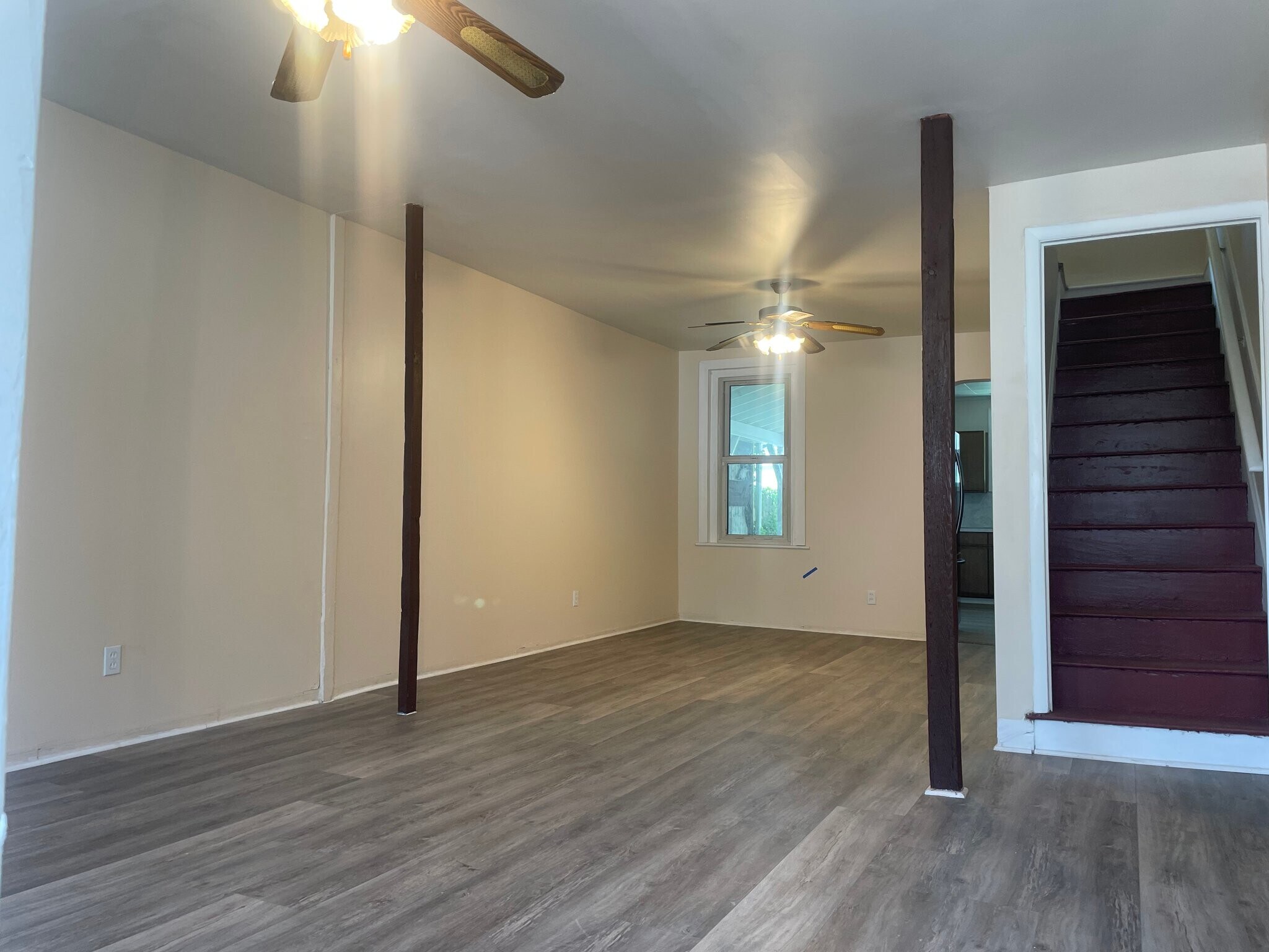 Building Photo - 318 N Lumber St
