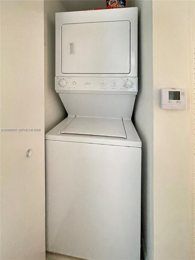 Building Photo - 18800 NE 29th Ave