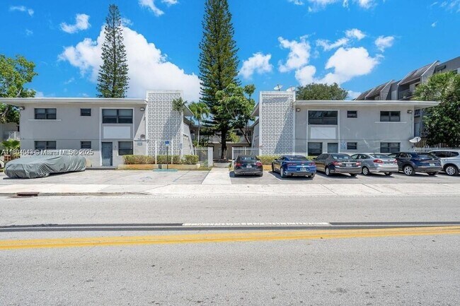 Primary Photo - 1505 NE 135th St