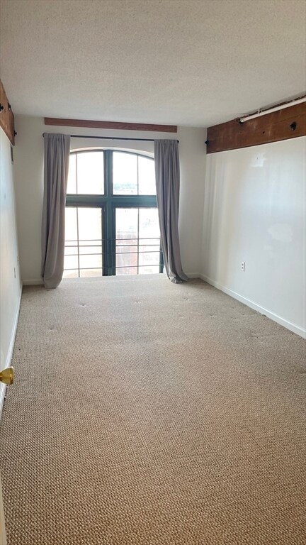 Building Photo - 200 Market St