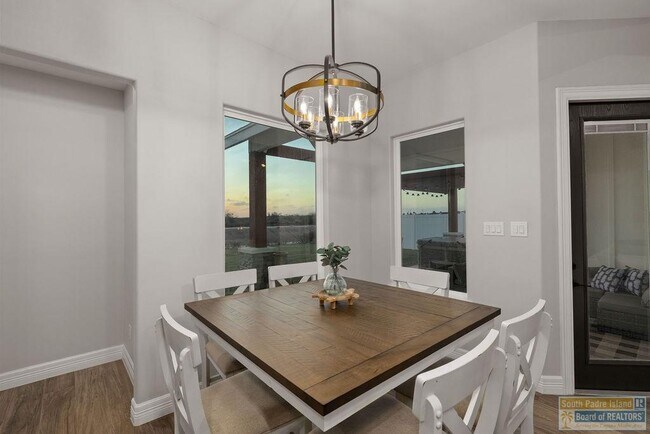Building Photo - 124 Torrey Pines Dr