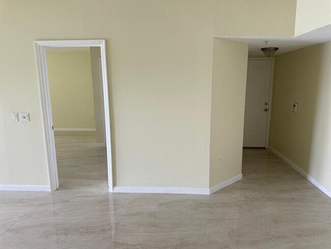 Building Photo - 5061 Wiles Rd