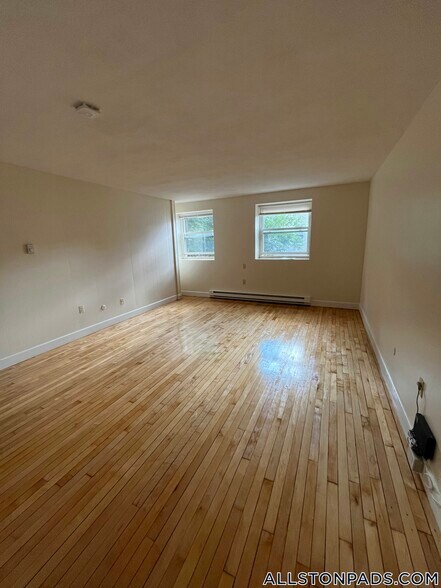Building Photo - 10 Armington St