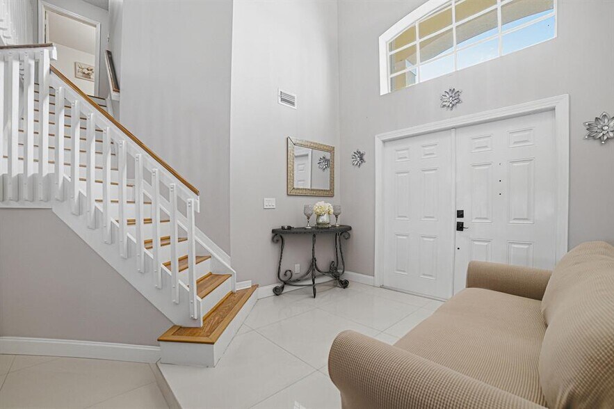 Building Photo - 6466 Buena Vista Dr