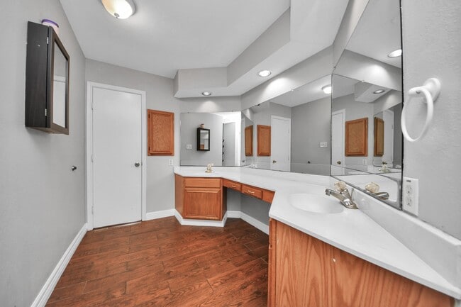 Building Photo - 12303 Gambit Dr