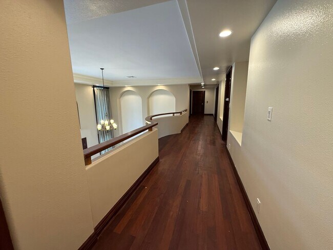 Building Photo - 466 Portlock Rd