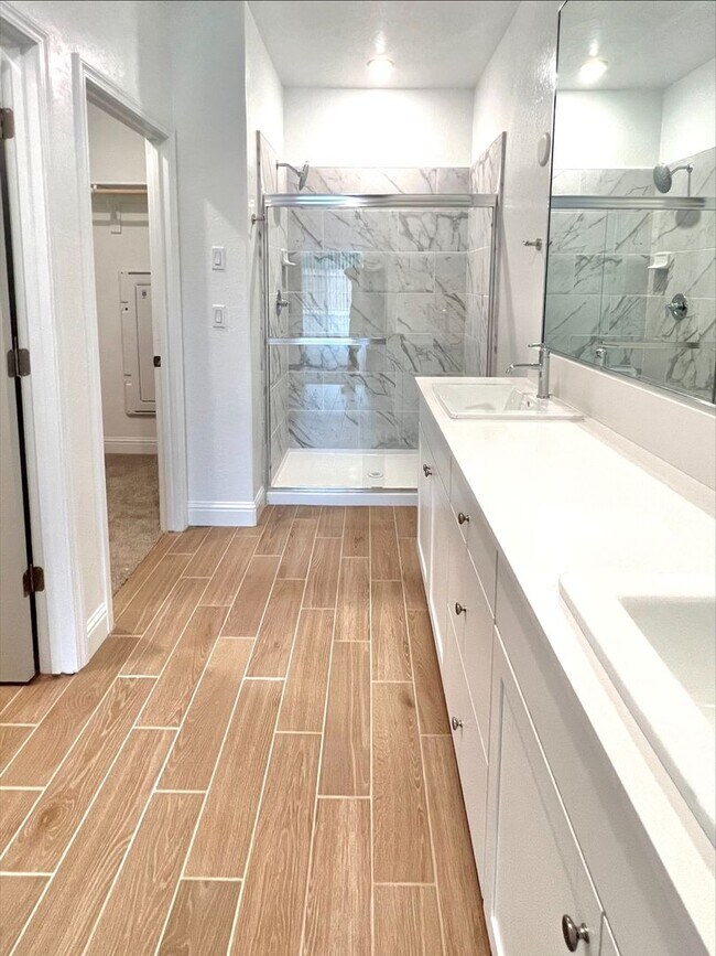 Building Photo - Beautiful 3-Bed, 2-Bath Lennar Home in Daf...
