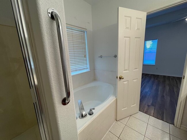 Building Photo - 1225 Sagebrush St