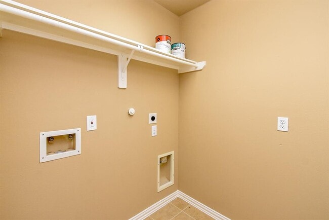 Building Photo - 26923 Glacier Creek Dr