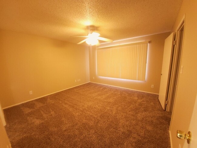 Building Photo - HOME IN ACTIVE ADULT COMMUNITY!!!