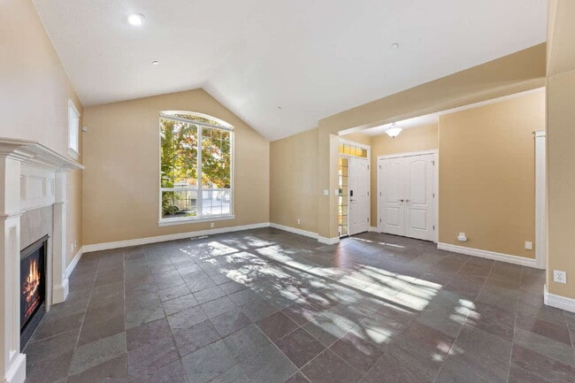 Building Photo - Beautiful Home in 55+ Community!