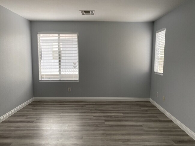 Building Photo - Two-bedroom, 2.5 bath two-story