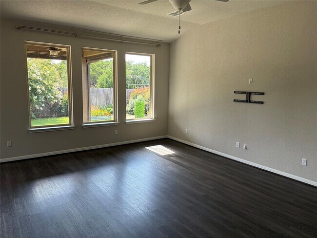 Building Photo - 641 Gabrielle Anne Dr