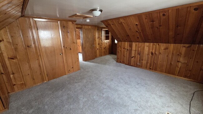 Building Photo - "4-Bed Home in Maple Heights!"