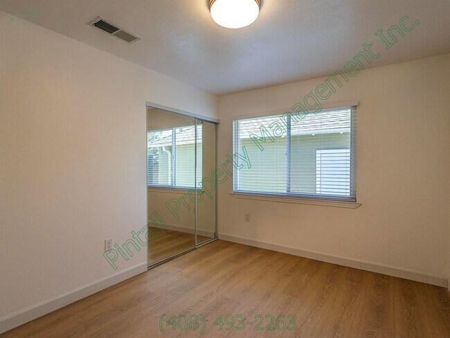 Building Photo - 3428 San Marino Ave