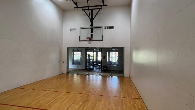 Building Photo - 4041 San Marino Blvd