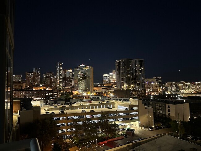 Building Photo - 600-612 12th Ave S