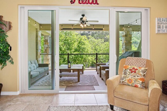 Building Photo - 540 River Run