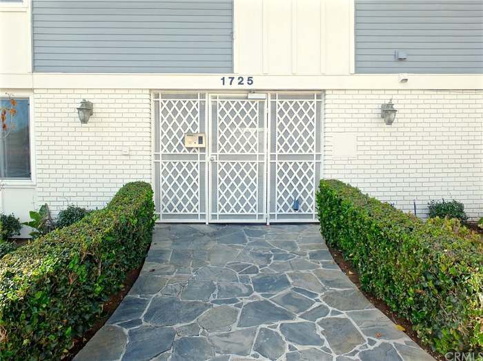 Primary Photo - 1725 Loma Ave