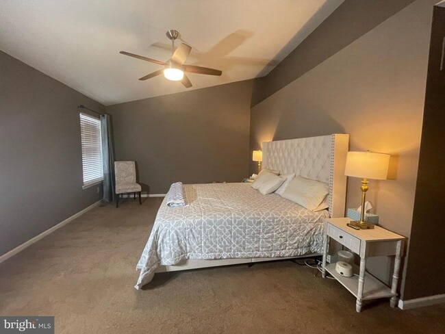 Building Photo - 821 Hinchley Run