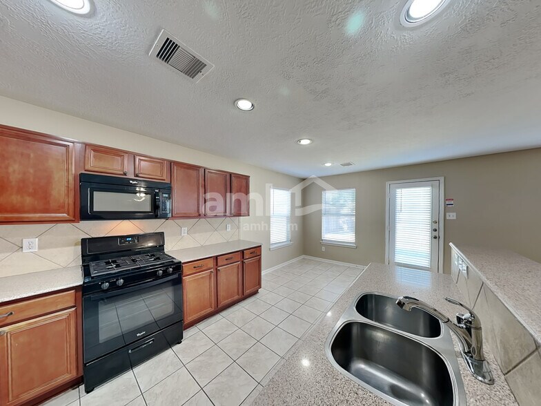 Building Photo - 18219 Rexine Ln