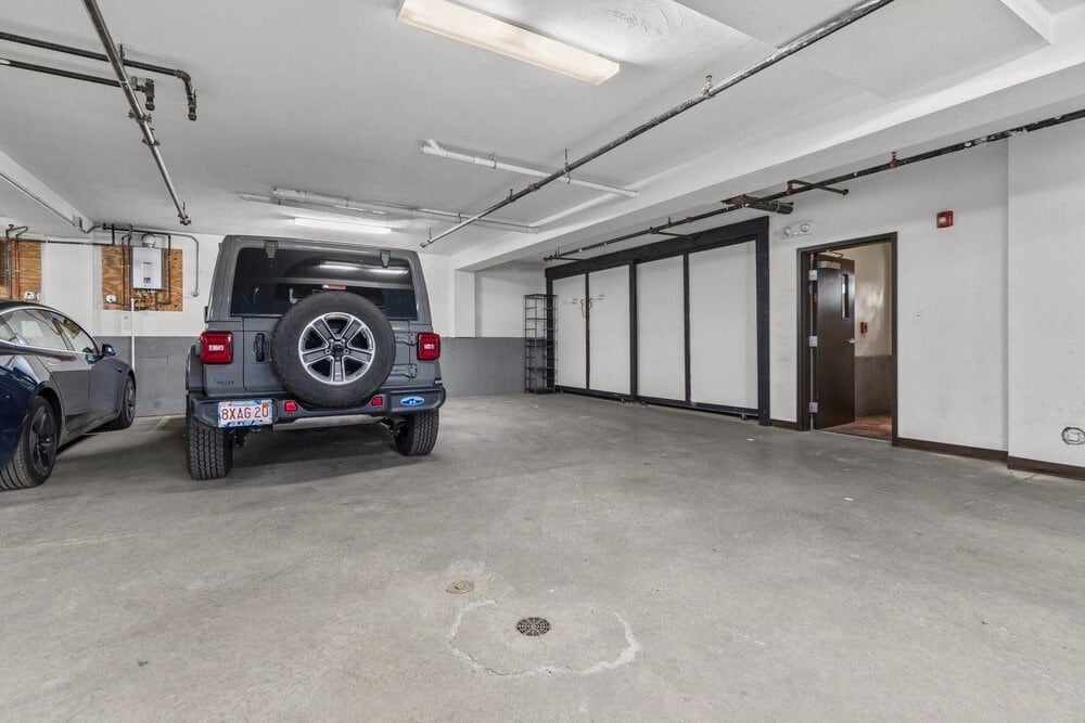 Building Photo - 161 Tudor St