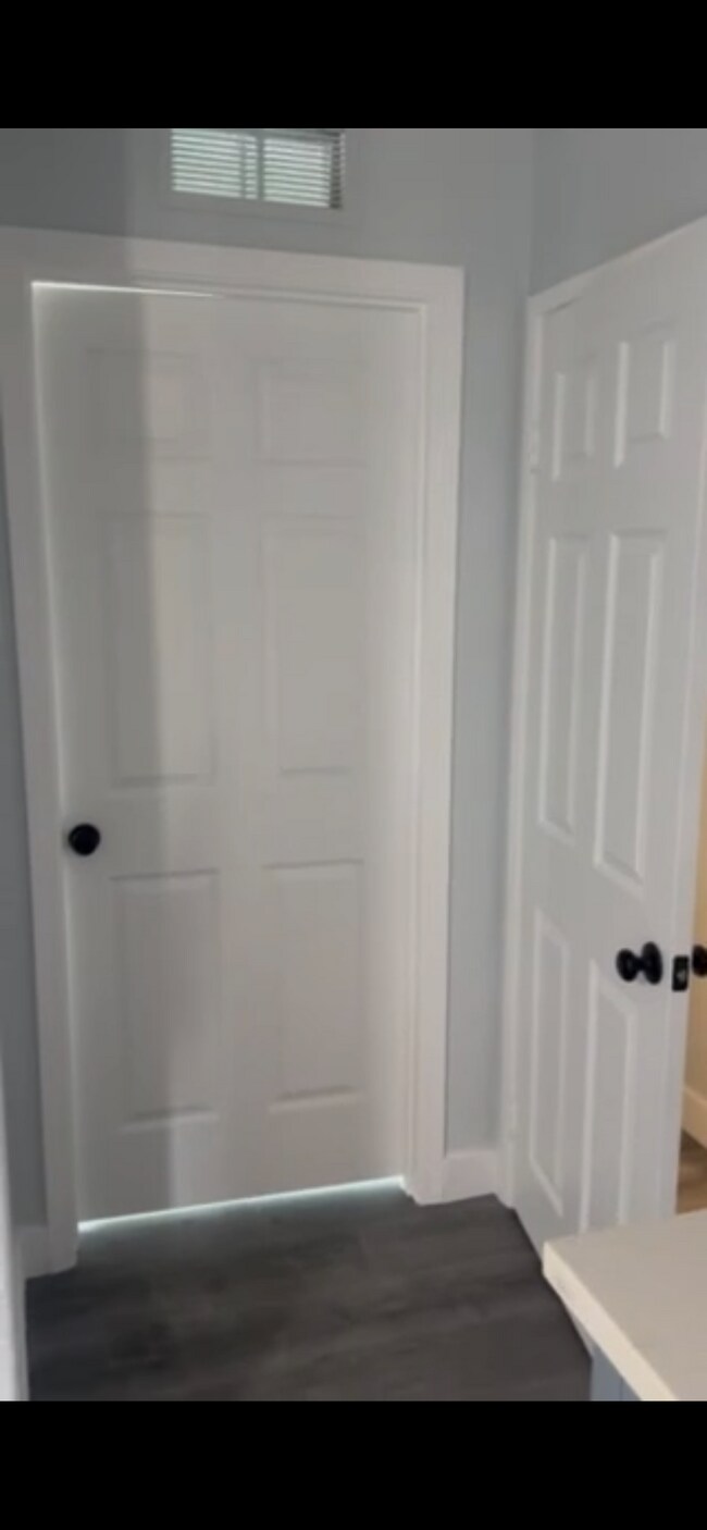 Building Photo - 204 Harvard St