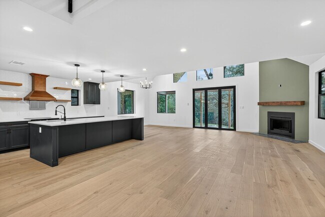 Building Photo - 308 Mountain View