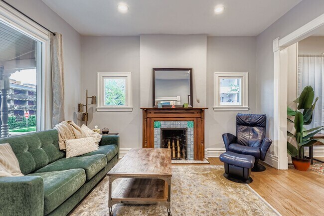 Building Photo - 536 E 2nd Ave