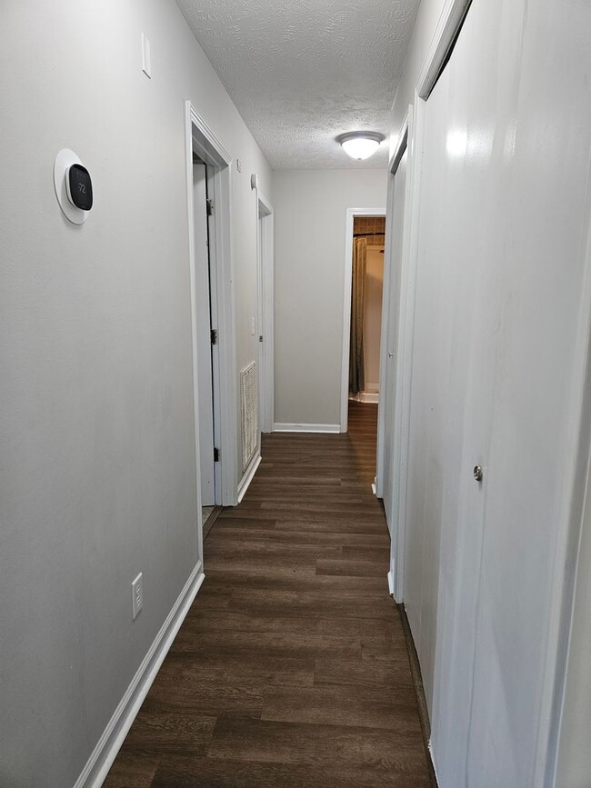Building Photo - 792 Whispering Pines Rd