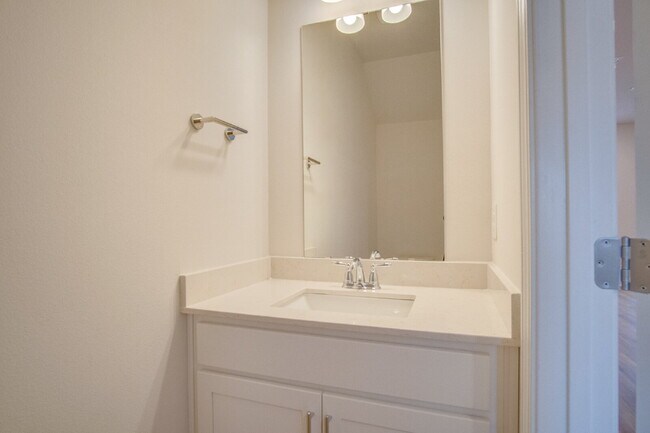 Building Photo - Brand New! Stylish 3BR/2.5BA Townhome with Modern Finishes, Quartz Kitchen, Garage, and Easy Acce...