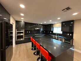 Building Photo - 32654 Via Perales