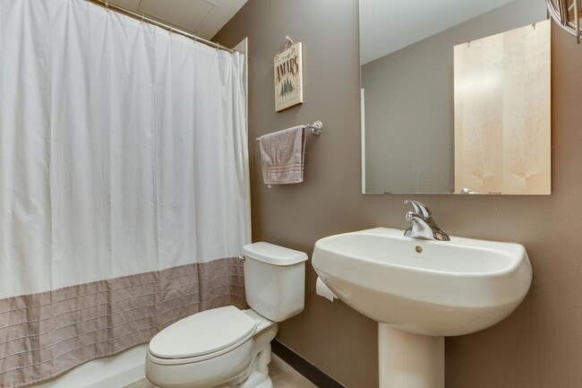 Building Photo - 730 N 4th St