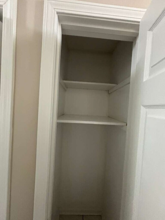 Building Photo - 212 Orchard Way