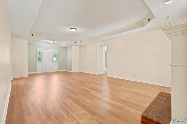Building Photo - 135 Castleton Dr