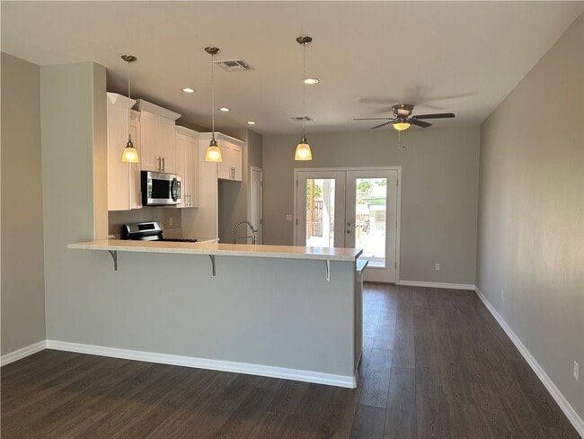 Building Photo - 1705 Talc Rd