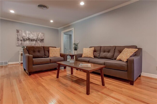 Building Photo - Beautiful Home in Tanglewood